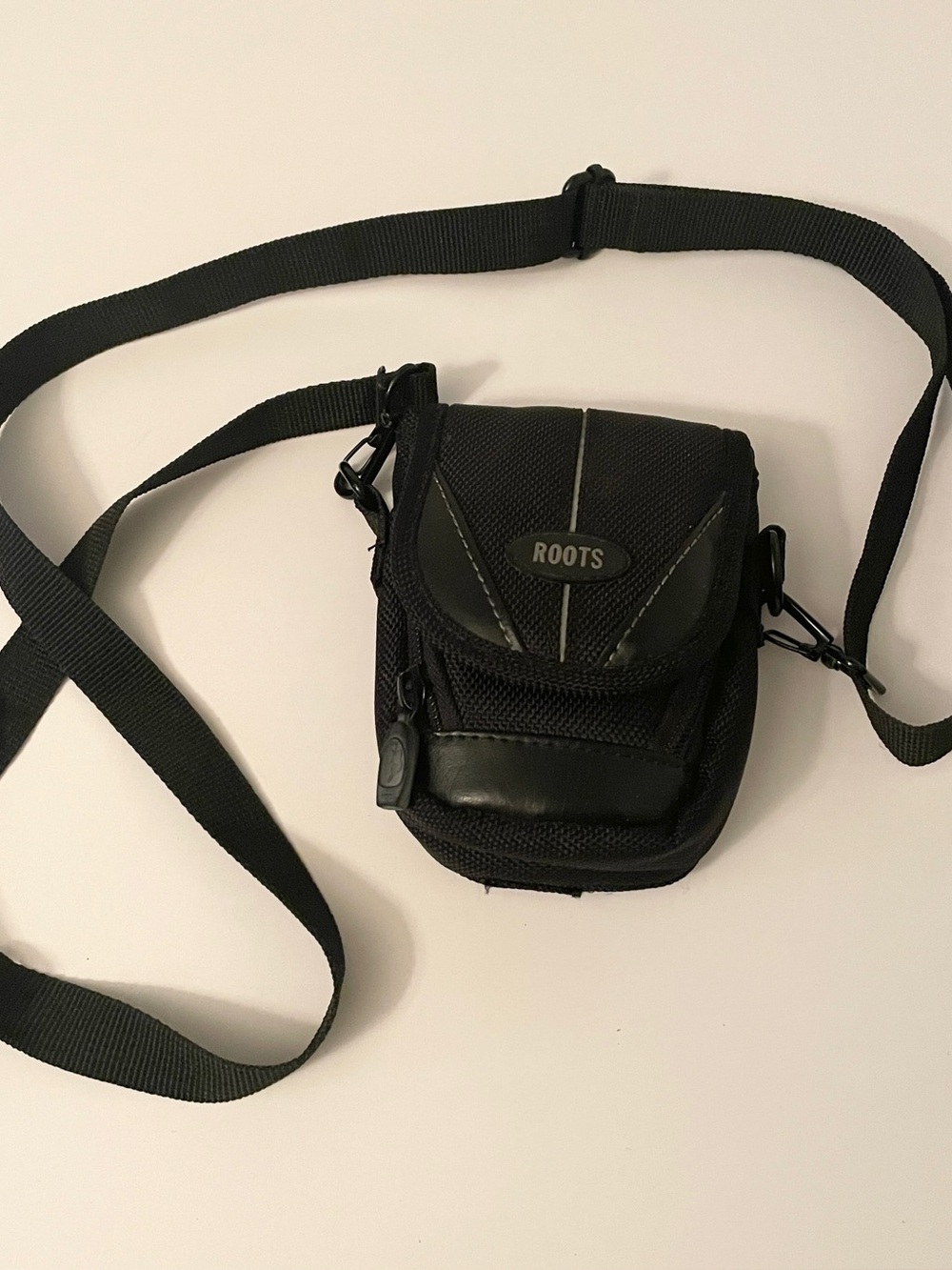 Roots Gentec Black Tech Utility Crossbody Camera Bag Pouch